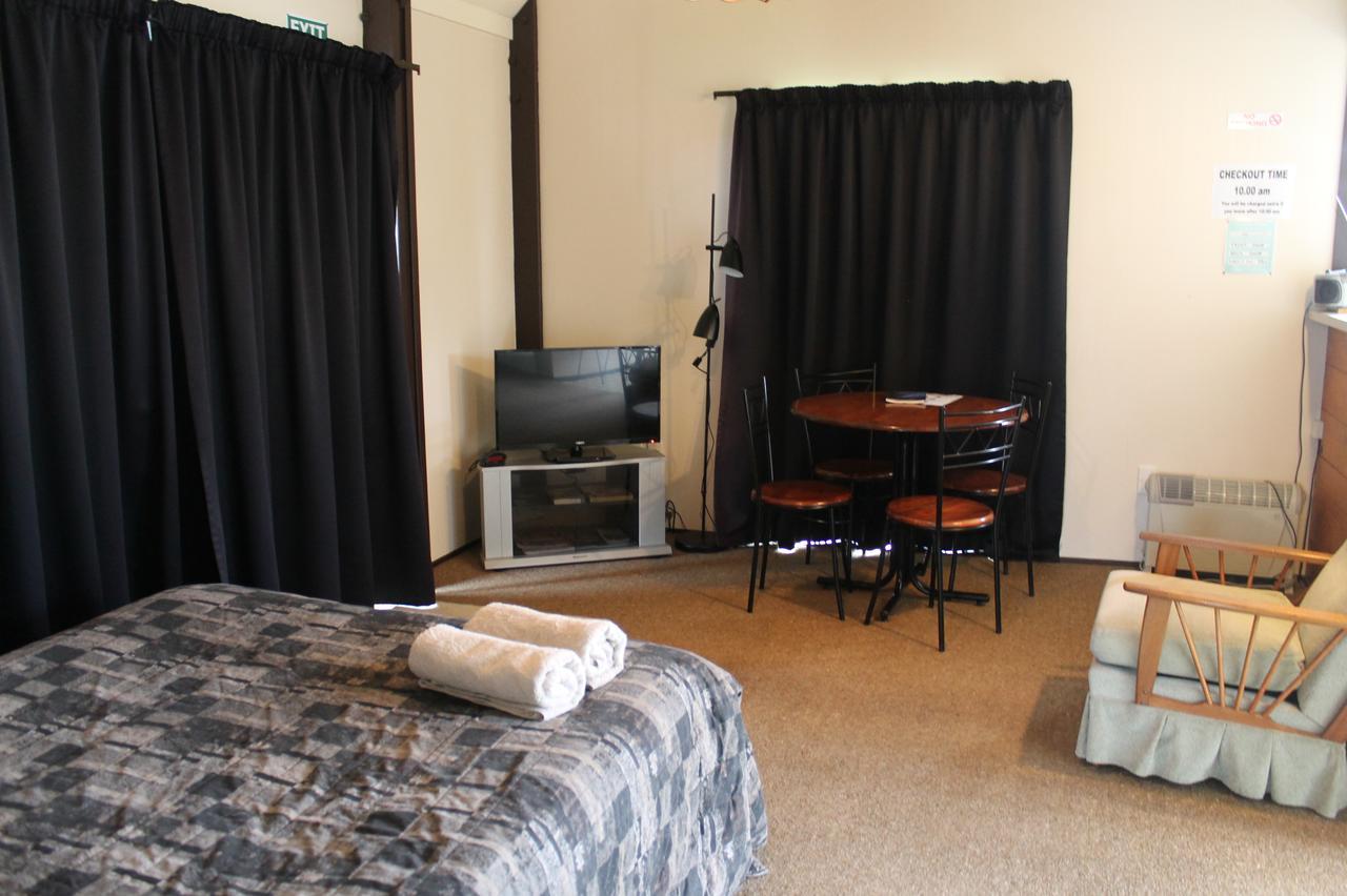 Opunake Motel And Backpackers Lodge Habitación foto